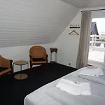 B&B By The Sea 3*