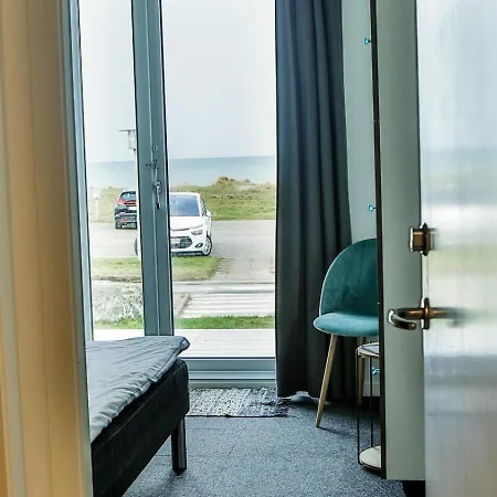 By The Sea Couette-café 3*