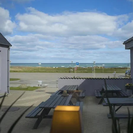 Nocleg ze śniadaniem By The Sea 3*