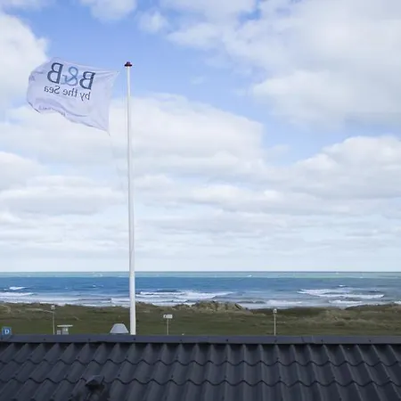By The Sea Couette-café 3*