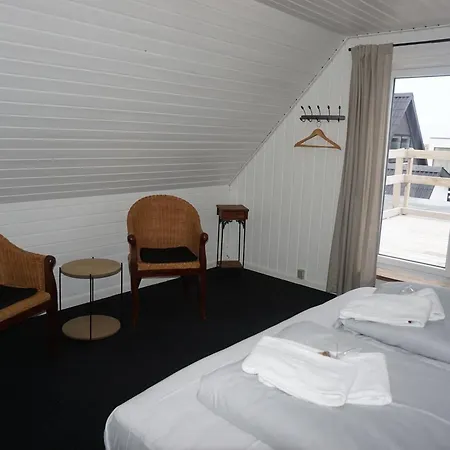 Nocleg ze śniadaniem By The Sea 3*