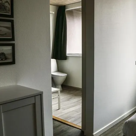 Bed & Breakfast By The Sea 3*
