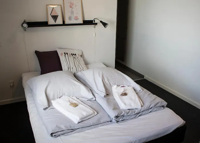 Bed and breakfast By The Sea 3*