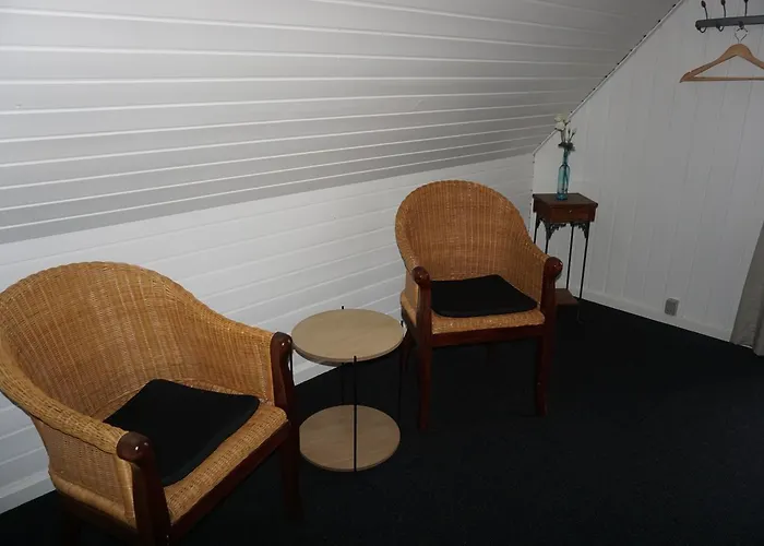 Bed and breakfast By The Sea 3*